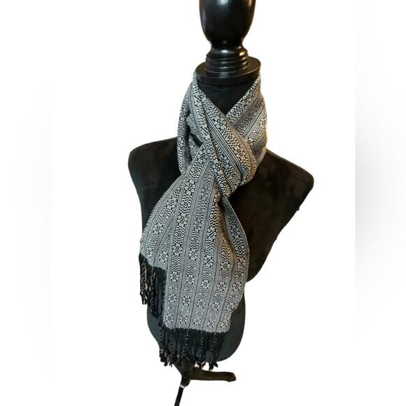 TerryO Handwoven Scarf Black White Fringe Geometric Unisex One Size - Picture 2 of 11